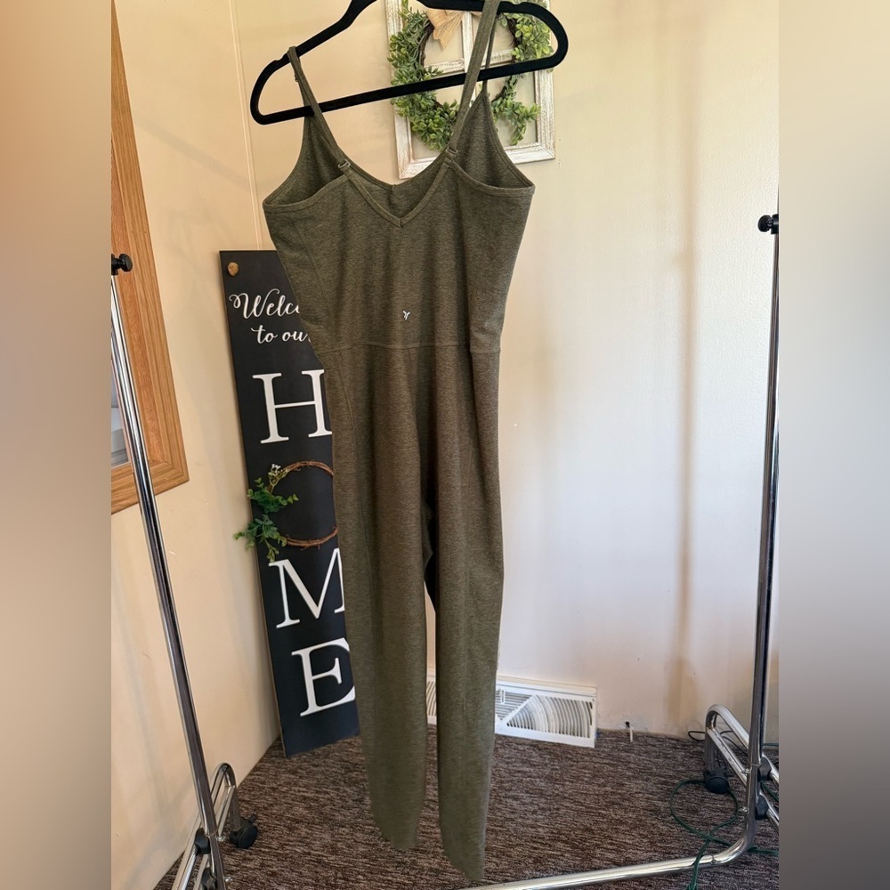Old Navy  Women’s Onsie Athletic Cloud+ Sleeveless 7/8 Bodysuit Size Lar… - Picture 5 of 12